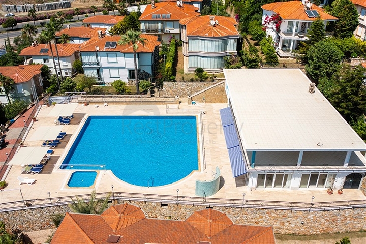 Spacious 3 Bedroom Villa in a Beautiful Complex in Alanya for Sale