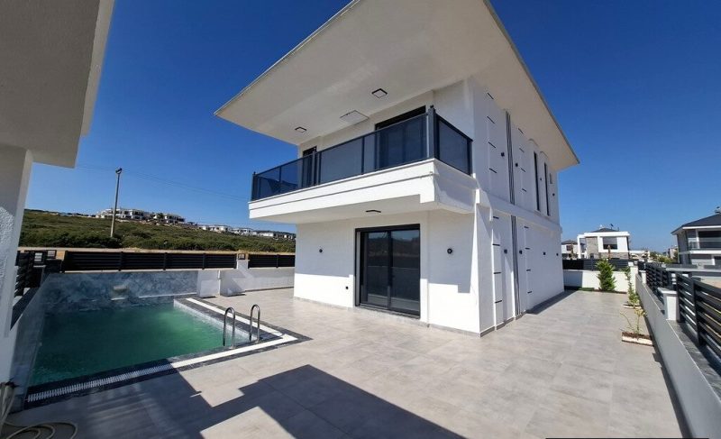 3 Bedroom Detached Villa with Pool for Sale in Altinkum Didim Turkey