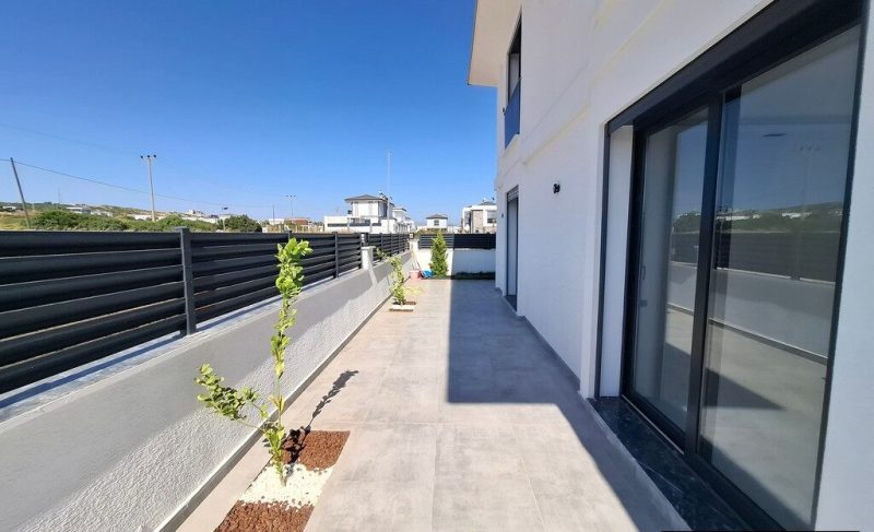 3 Bedroom Detached Villa with Pool for Sale in Altinkum Didim Turkey