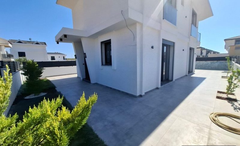 3 Bedroom Detached Villa with Pool for Sale in Altinkum Didim Turkey