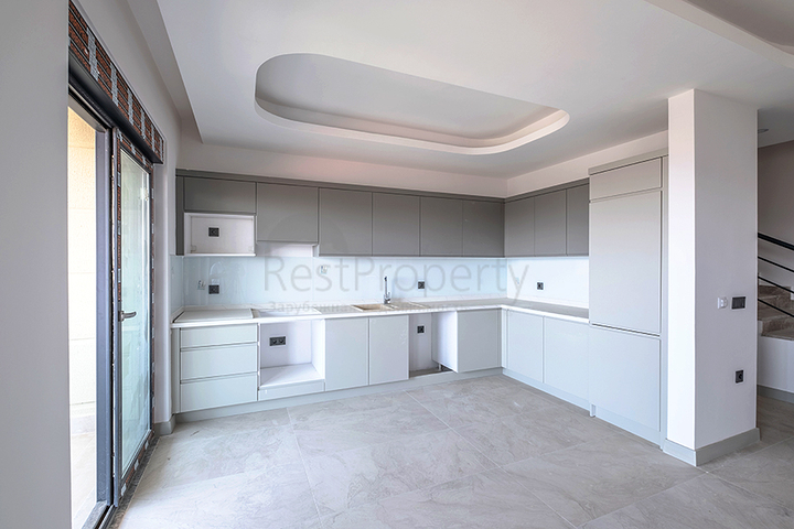 3 Bedroom Penthouse with Panoramic Views in Alanya for Sale