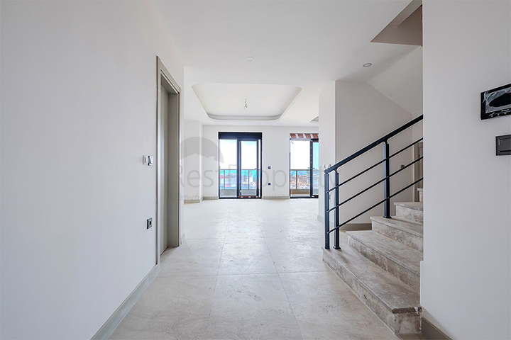 3 Bedroom Penthouse with Panoramic Views in Alanya for Sale