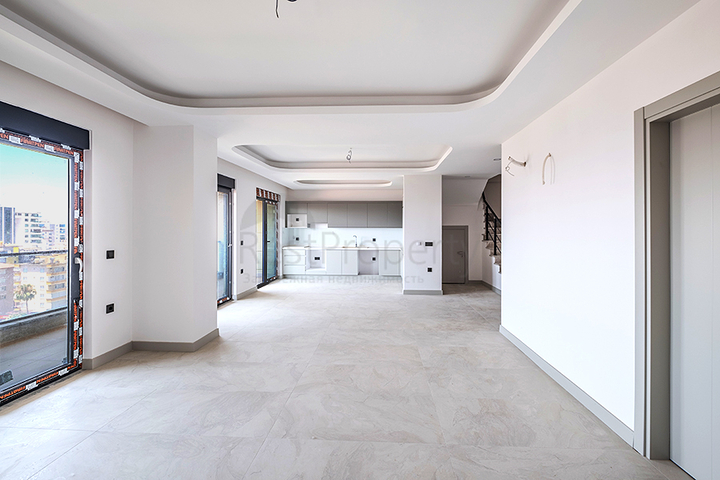 3 Bedroom Penthouse with Panoramic Views in Alanya for Sale