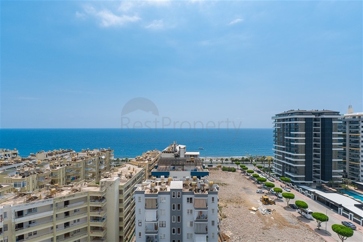 4+1 Penthouse with Sea View, 150 Meters from the Beach in Mahmutlar