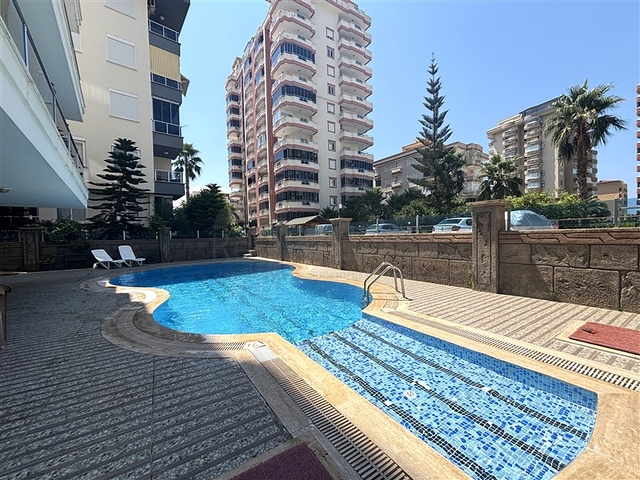 Bright 2+1 Apartment in Mahmutlar Close to the Sea and Local Facilities