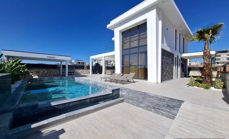 Detached Villa with Pool for Sale in Altinkum Didim Turkey