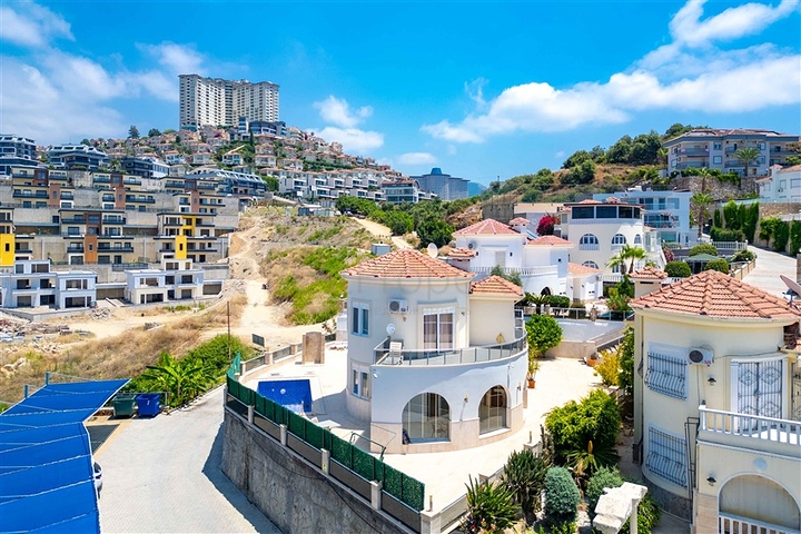 Fully Furnished 3 Bedroom Villa with Pool in Kargicak Alanya