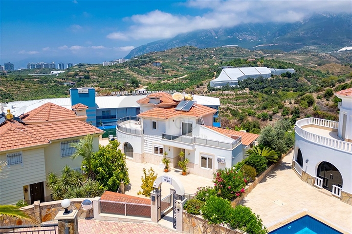 Fully Furnished 3 Bedroom Villa with Pool in Kargicak Alanya