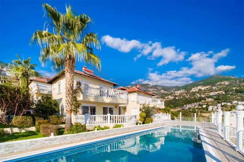 Furnished 2 Bedroom Villa for Sale in Tepe District, Central Alanya