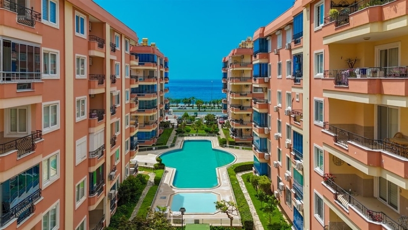 Furnished 2+1 Apartment 50 m from the sea in Mahmutlar, Alanya for Sale