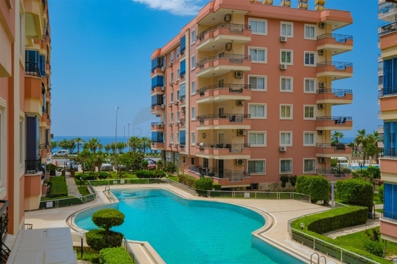 Furnished 2+1 Apartment 50 m from the sea in Mahmutlar, Alanya for Sale