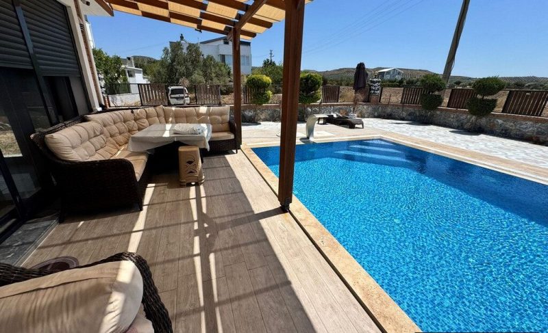 Furnished Villa with Pool for Sale in Altinkum Didim Turkey