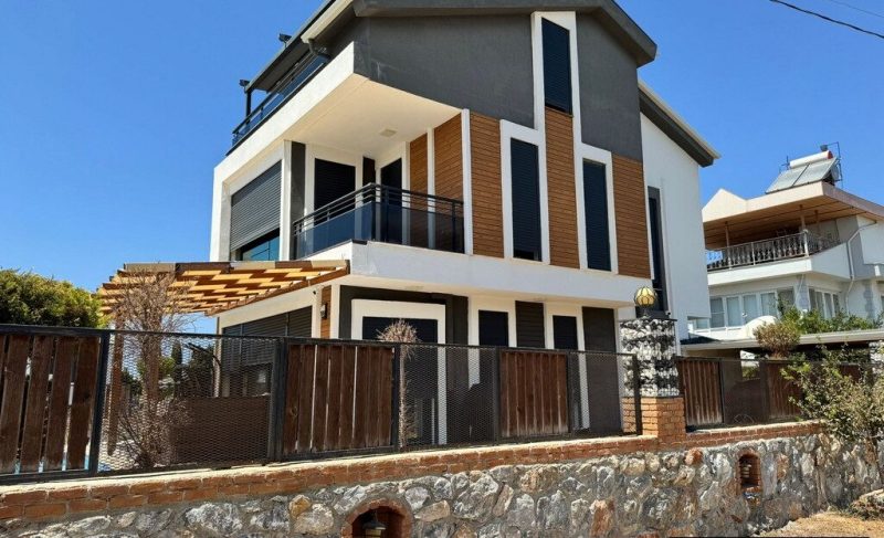 Furnished Villa with Pool for Sale in Altinkum Didim Turkey