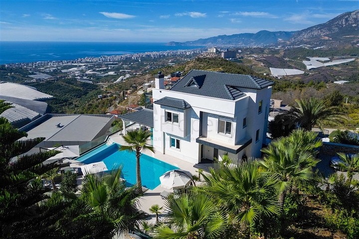 Luxury Sea View Estate with Garden for Sale in Alanya Turkey