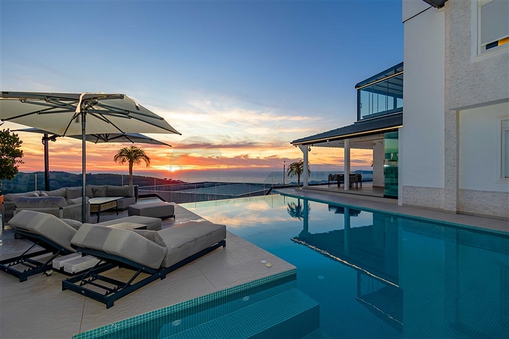 Luxury Sea View Estate with Garden for Sale in Alanya Turkey