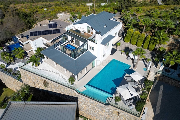 Luxury Sea View Estate with Garden for Sale in Alanya Turkey