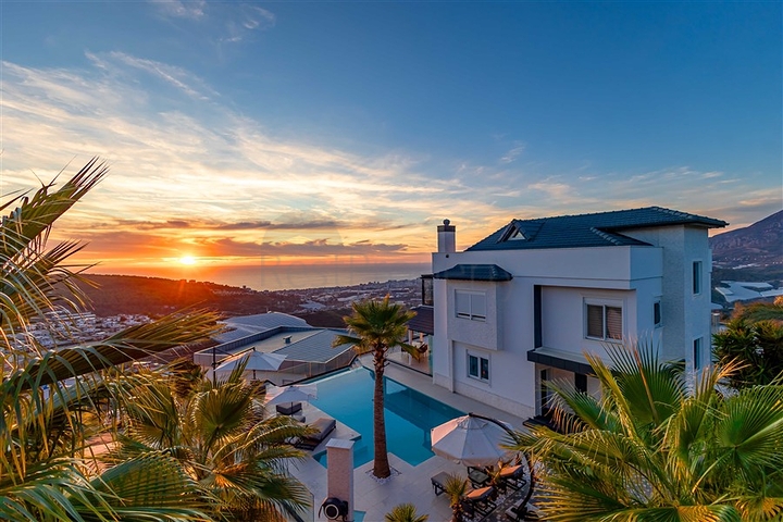 Luxury Sea View Estate with Garden for Sale in Alanya Turkey