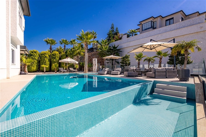 Luxury Sea View Estate with Garden for Sale in Alanya Turkey