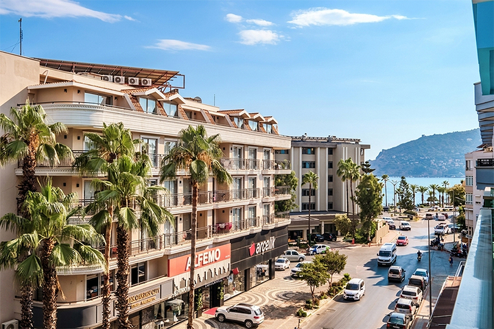 Modern 1+1 Apartment in the Center of Mahmutlar Alanya for Sale
