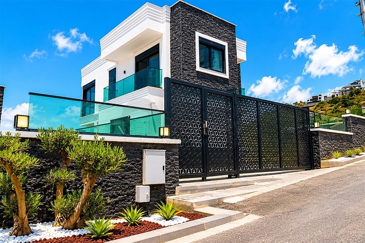 Modern 3+1 villa with Private Pool and Sea Views in Kargicak Alanya