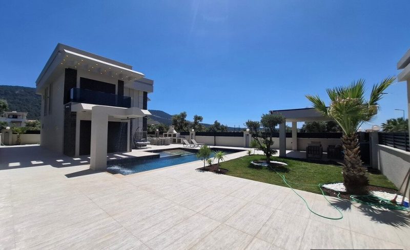 Nature & Sea View Villa for Sale in Didim with Furniture in Akbuk