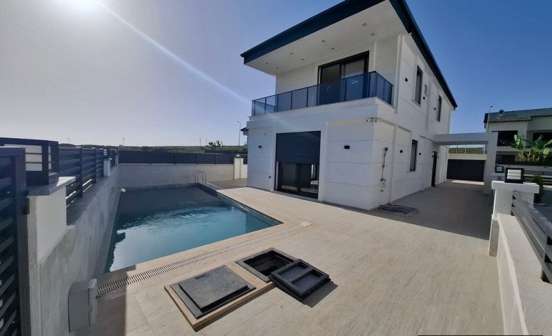 Spacious 3+1 Apartment with Panoramic Sea Views in the Prestigious Bektaş Area