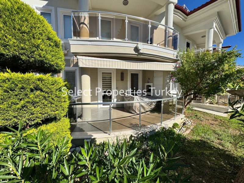 Property with High Rental Potential in Sunset Beach Club Calis Beach