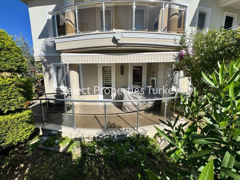 Property with High Rental Potential in Sunset Beach Club Calis Beach