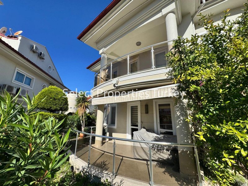 Property with High Rental Potential in Sunset Beach Club Calis Beach