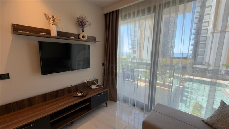 Sea View 1+1 Apartment in a Modern Complex by the Beach Mahmutlar Alanya