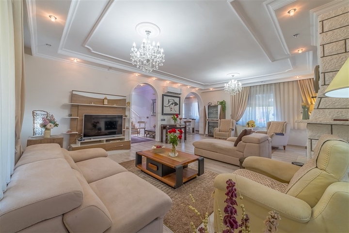 Sea View 3+1 House with Private Sauna and Jacuzzi for sale in Konakli Alanya