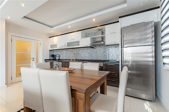 Spacious 2+1 Apartment for Sale in a Complex in Alanya Mahmutlar