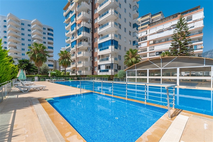 Spacious 2+1 Apartment for Sale in a Complex in Alanya Mahmutlar