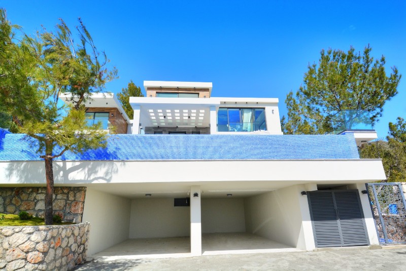 Property with High Rental Potential in Sunset Beach Club Calis Beach