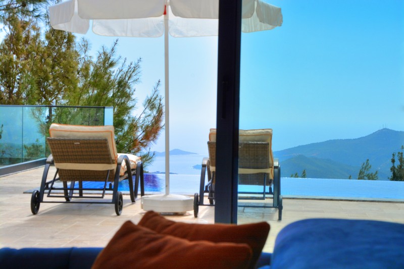 Property with High Rental Potential in Sunset Beach Club Calis Beach