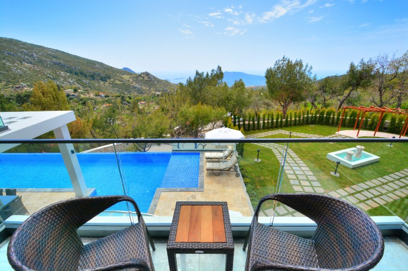 Property with High Rental Potential in Sunset Beach Club Calis Beach