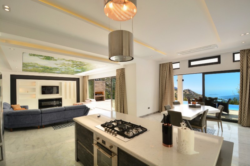 Property with High Rental Potential in Sunset Beach Club Calis Beach