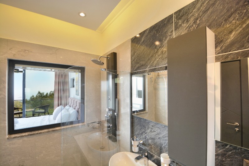 Property with High Rental Potential in Sunset Beach Club Calis Beach