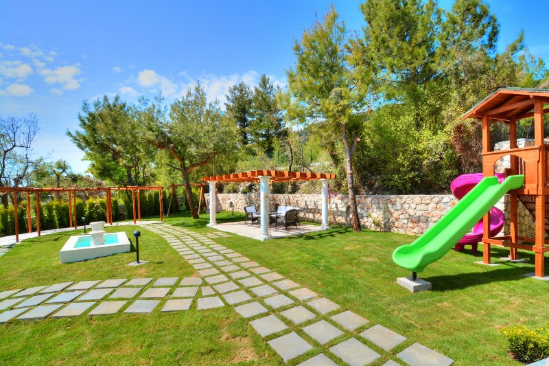 Property with High Rental Potential in Sunset Beach Club Calis Beach