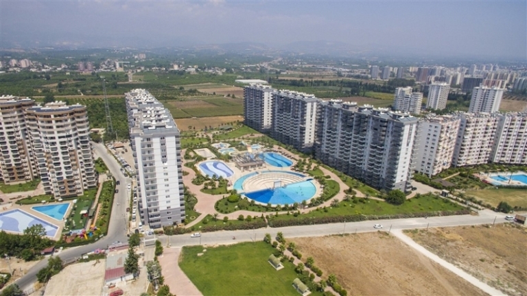 2-3 Bedroom Flats on a Seafront Complex in Erdemli Mersin Turkey