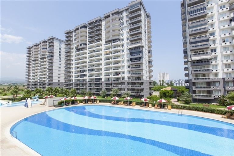 2-3 Bedroom Flats on a Seafront Complex in Erdemli Mersin Turkey
