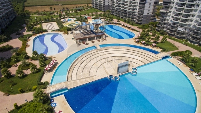 2-3 Bedroom Flats on a Seafront Complex in Erdemli Mersin Turkey