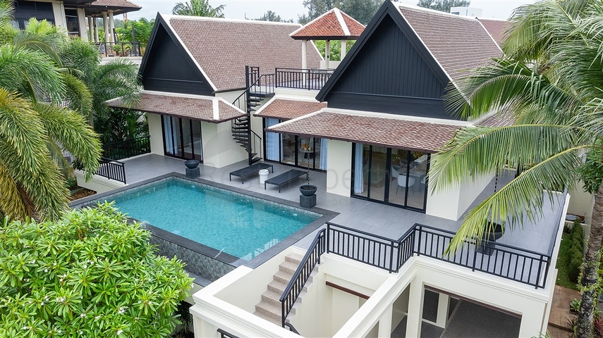 4 Bedroom Duplex villa wih Private Pool in Bang Tao Thailand