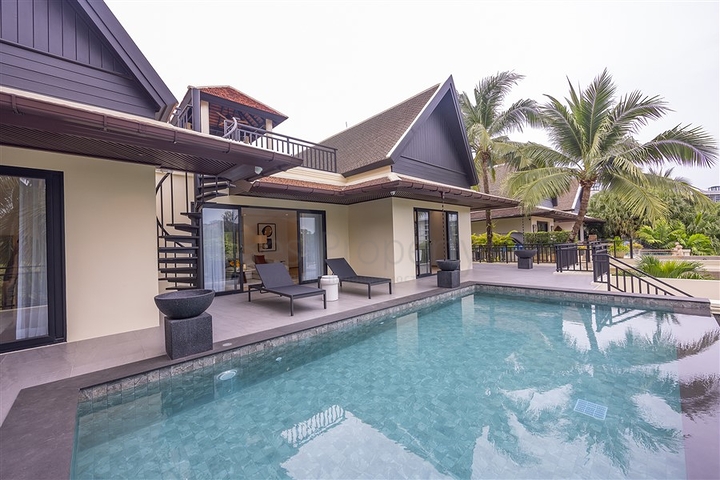4 Bedroom Duplex villa wih Private Pool in Bang Tao Thailand