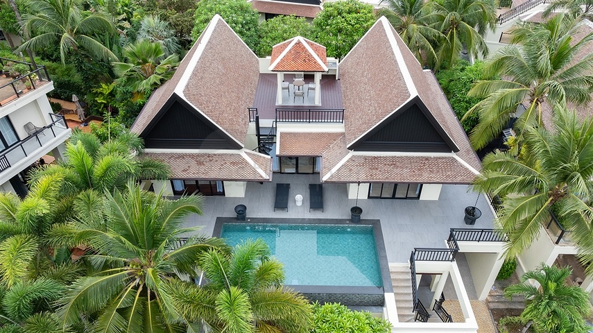 4 Bedroom Duplex villa wih Private Pool in Bang Tao Thailand