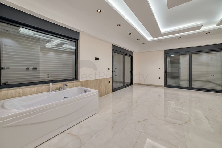 A Modern Luxury Alanya Villa with Panoramic Views of the Mediterranean Sea