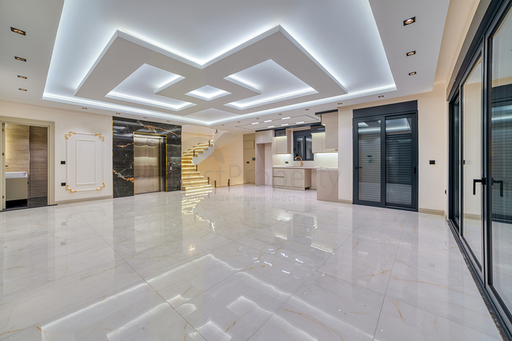 A Modern Luxury Alanya Villa with Panoramic Views of the Mediterranean Sea