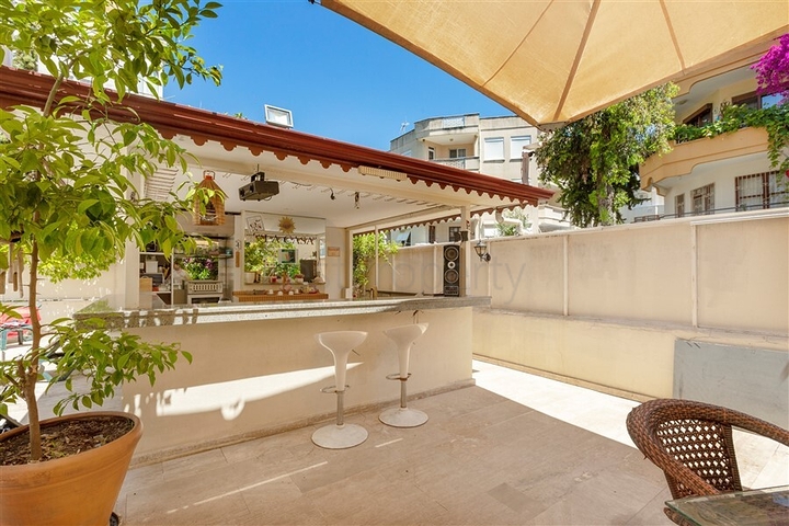 Apartment for Sale with Communal Pool in Oba Alanya