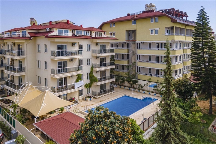 Apartment for Sale with Communal Pool in Oba Alanya