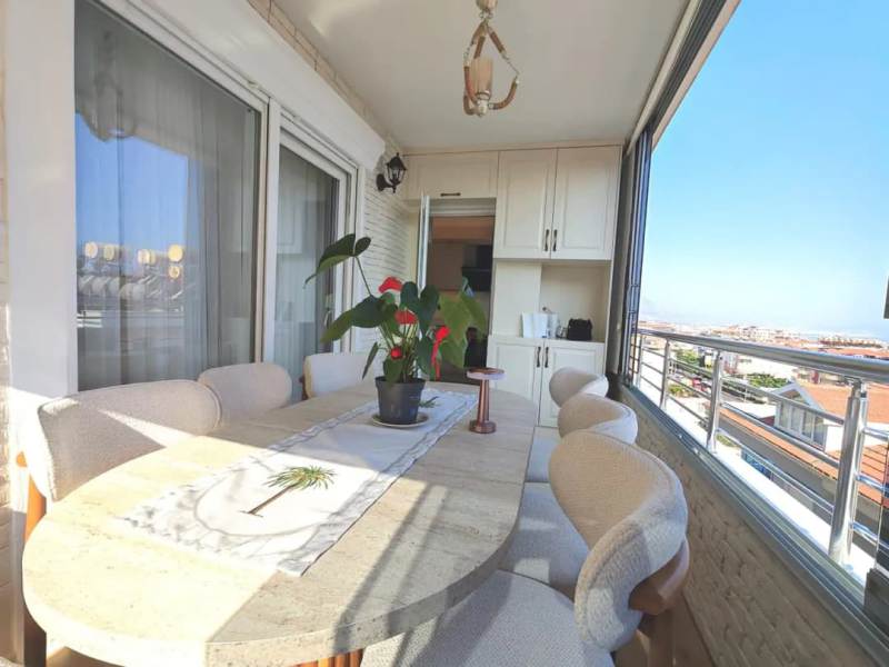 Castle and Sea View Apartment with 3 Bedroom for Sale in Alanya Centre